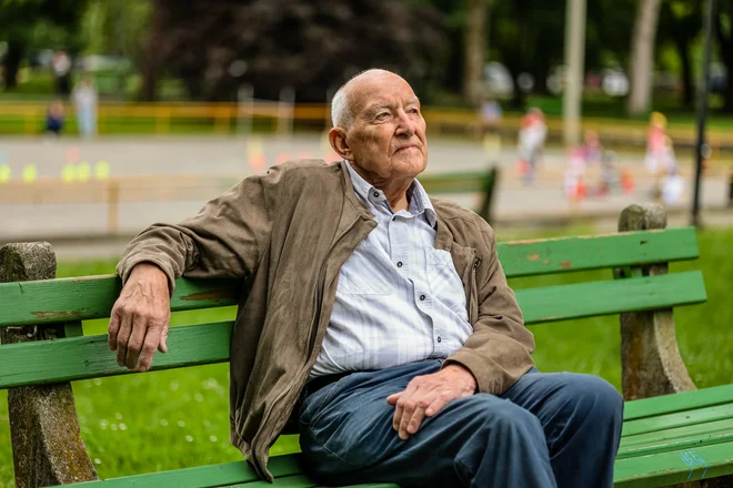 »Pomembno je delati fizično in umsko, da smo čim dlje čili in zdravi,« svetuje prof. dr. Jurij Kunaver. FOTO: Črt Piksi/Delo