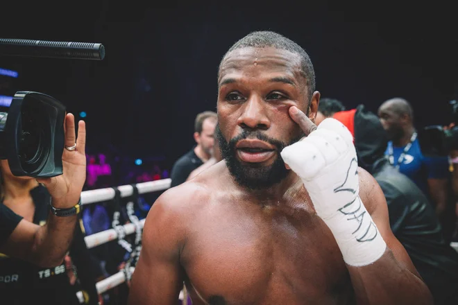 Floyd Mayweather je imel po koncu blesteče kariere več ekshibicijskih dvobojev. FOTO: Reuters