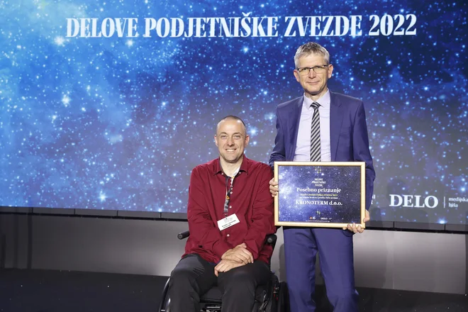 Ustvarjanje rešitev za zeleni prehod so prepoznali bralci, ki so največ glasov namenili družinskemu podjetju Kronoterm, ki ga vodi Bogdan Kronovšek (na sliki levo). FOTO: Leon Vidic/Delo