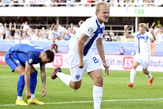 Takole se je veselil doseženega gola za Finsko Joel Pohjanpalo. FOTO: Lehtikuva Lehtikuva/Reuters