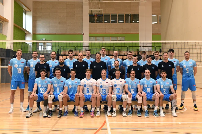 Slovenci pred poletom v Francijo. FOTO: OZS