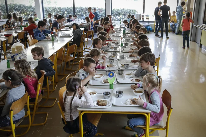 Znotraj kolektivov je opaziti razdeljenost učiteljev pri soočanju z vedenjem in stiskami učencev. FOTO: Uroš Hočevar/Kolektiff