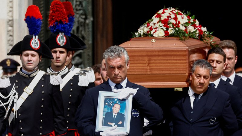 Fotografija: Brez Silvia Berlusconija ne bi bilo Giorgie Meloni.

FOTO: Yara Nardi/Reuters