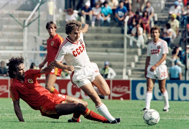 Stephane Demol (levo) se je vpisal v zgodovino belgijskega reprezentančnega nogometa. FOTO: AFP