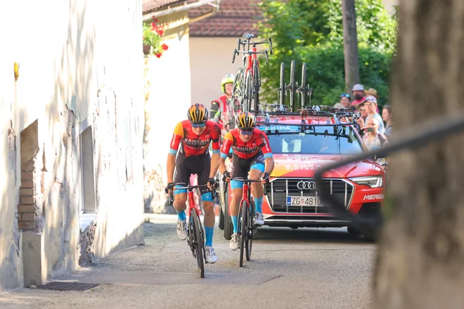 Matej Mohorič in Matevž Govekar iz Brahraina Victoriousa sta se udarila za 3. mesto Foto Črt Piksi