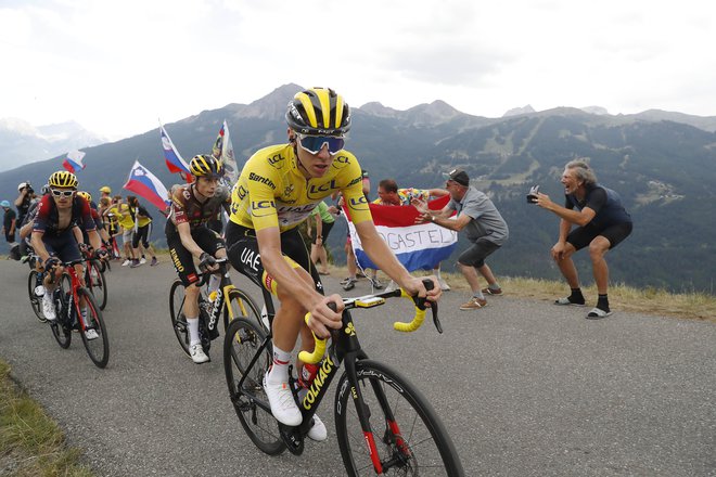 Tadej Pogačar je lani rumeno majico nosil
do 11. etape s ciljem na prelazu Granon.
FOTO: Leon Vidic