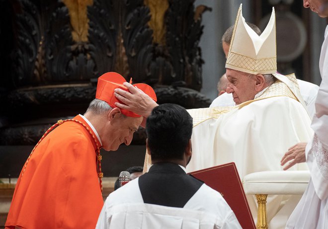 Papež Frančišek je bolonjskega nadškofa leta 2019 povišal v kardinala. Zuppi z vzdevkom »Bergoglio iz Italije« se je izkazal kot eden najmočnejših zagovornikov papeža Frančiška. FOTO: Reuters