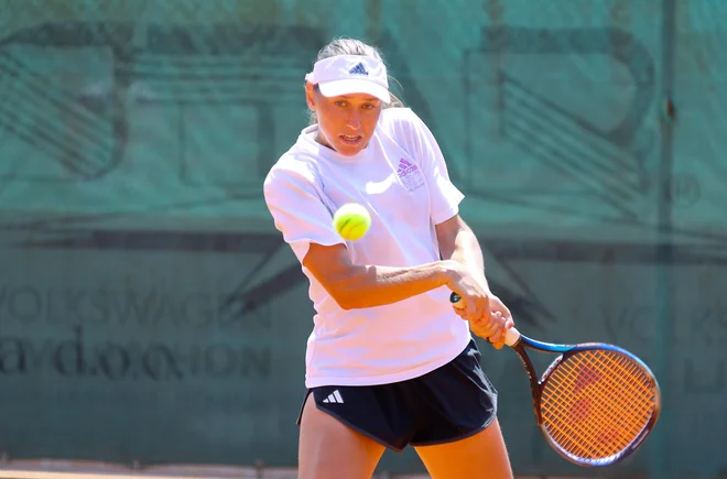 Kaja Juvan se bo v wimbledonskem uvodu merila z Margarito Betovo. FOTO: Dejan Javornik