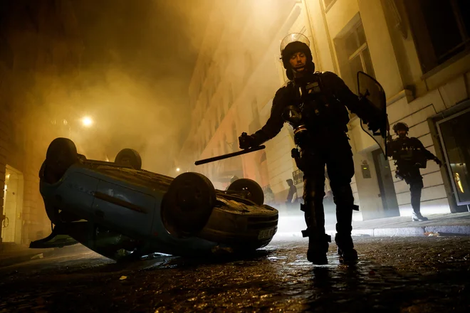 Policisti so aretirali več kot 480 ljudi. FOTO: Juan Medina/Reuters