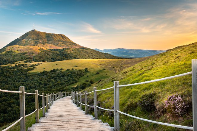 Po 35 letih bodo spet potiskali pedala v bližini spečega ognjenika v departmaju Puy-de-Dôme, nedaleč od Clermont-Ferranda. FOTO: Shutterstock