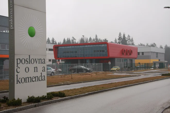 Poslovna cona Komenda po hitri rasti, kot kaže, doživlja tudi konsolidacijo dejavnosti. FOTO: Karolina Vrtačnik