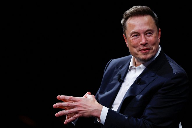 Twitter se, odkar ga je oktobra lani prevzel Elon Musk, ubada z upadom prometa in prihodkov. FOTO: Gonzalo Fuentes/Reuters