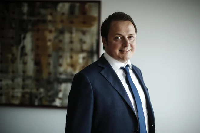 Vladni ukrep predstavlja pomemben poseg v strukturo zavarovalniškega trga, nekatere zavarovalnice imajo zaradi tega precejšnje izgube je opozoril Gorazd Čibej.