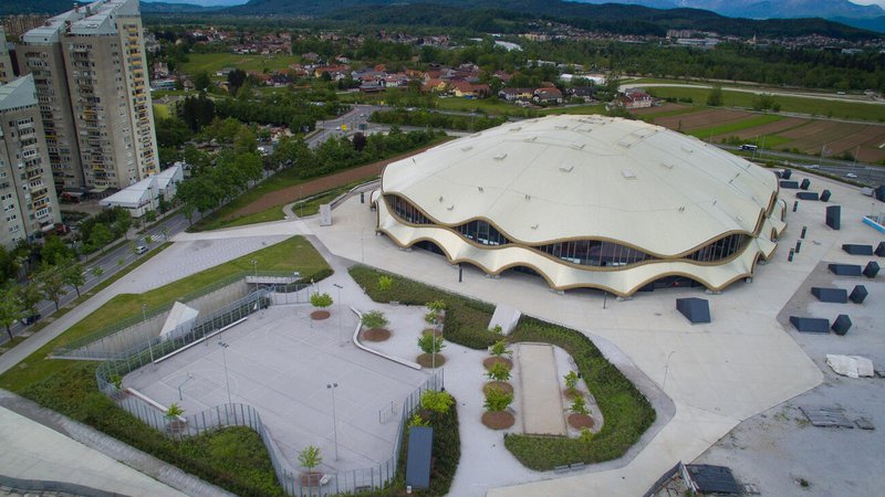 Fotografija: Rolkarski park so v Stožicah začeli graditi že leta 2020, letos pa naj bi ga končno tudi dokončali. FOTO: MOL