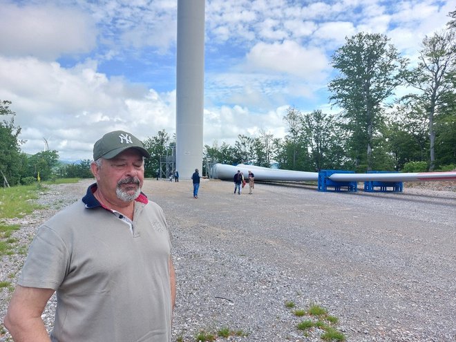 Zlatko Prpić, nadzornik pri gradnji elektrarne Senj, pravi, da ima s Kitajci dobre izkušnje. Ti so glavni v vetrnem poslu na Hrvaškem.