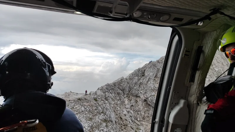 Reševanje na Mangartu. FOTO: Letalska policijska enota