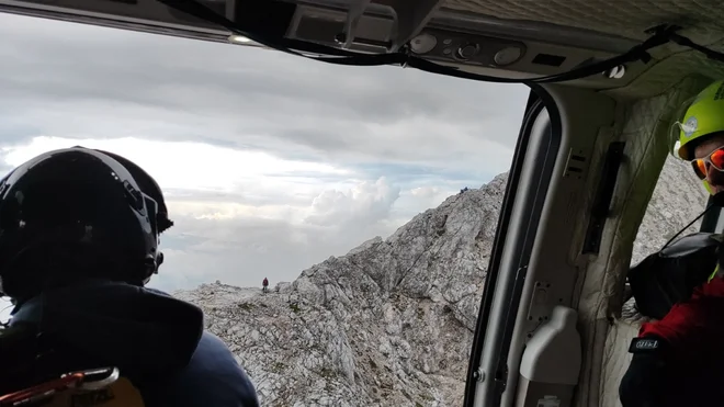 Reševanje na Mangartu. FOTO: Letalska policijska enota