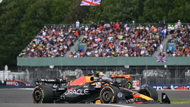 Max Verstappen na poti do 43. zmage v karieri. FOTO: Andrej Isaković/AFP