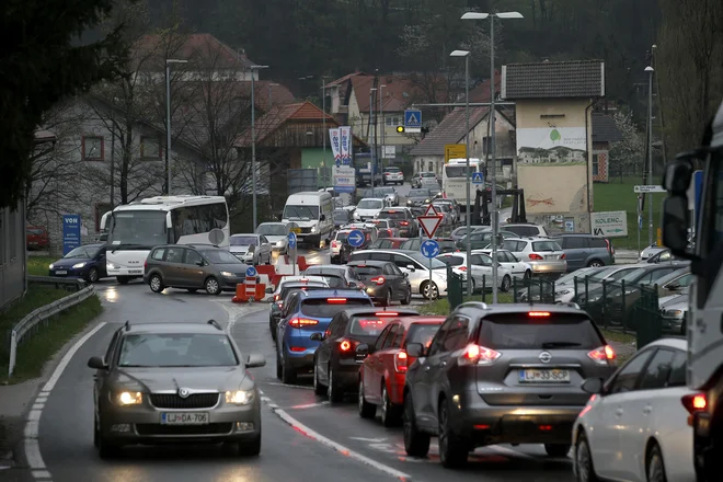 Prometni zastoji so problem vse Evrope. FOTO: Blaž Samec/Delo