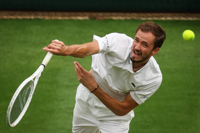 Daniil Medvedjev se je dvignil iz izgubljenega položaja. FOTO: Adrian Dennis/AFP