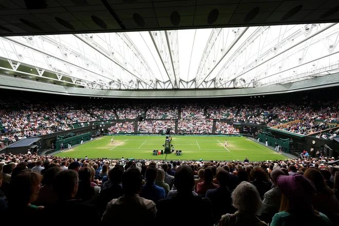 Prizor z dvoboja Elina Svitolina vs. Marketa Vondroušova. FOTO: Toby Melville/Reuters