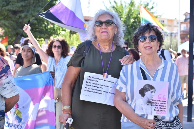 Minuli konec tedna je v Valdemorillu okoli 300 ljudi protestiralo zaradi cenzure Virginie Woolf in involucije pravic spolnih ter drugih manjšin. FOTO: Gašper Završnik