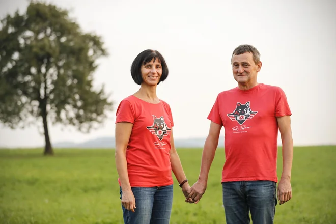 »Veva, da se bo vselej boril do konca, nikoli ne bo rekel, da bo sestopil s kolesa in obrnil,« Marjeta in Mirko Pogačar pravita o sinu Tadeju. FOTO: Uroš Hočevar