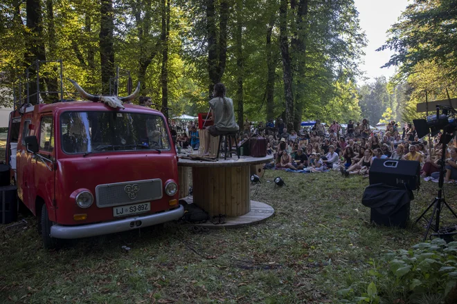 Nastopajoči se radi vračajo na unikatno prizorišče. FOTO: Tomaž Črnej