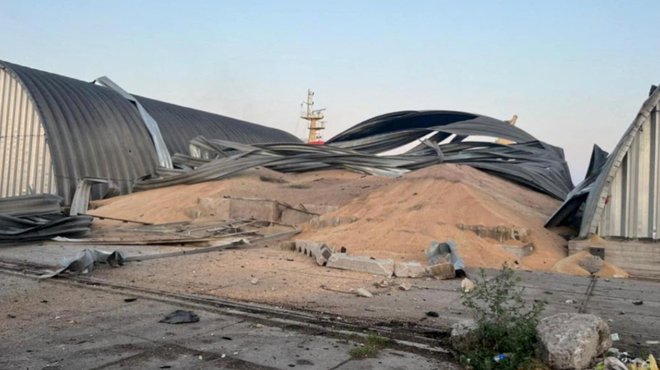 Uničeno skladišče žita v enem od ukrajinskih pristaniških mest. FOTO: Reuters