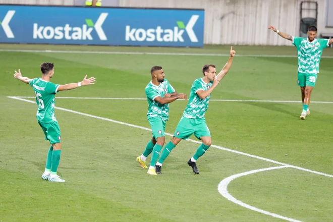 Nogometaši Olimpije se bodo v Razgradu v Bolgariji prvič v sezoni soočili s tekmecem iz višjega kakovostnega razreda. FOTO: Voranc Vogel/Delo