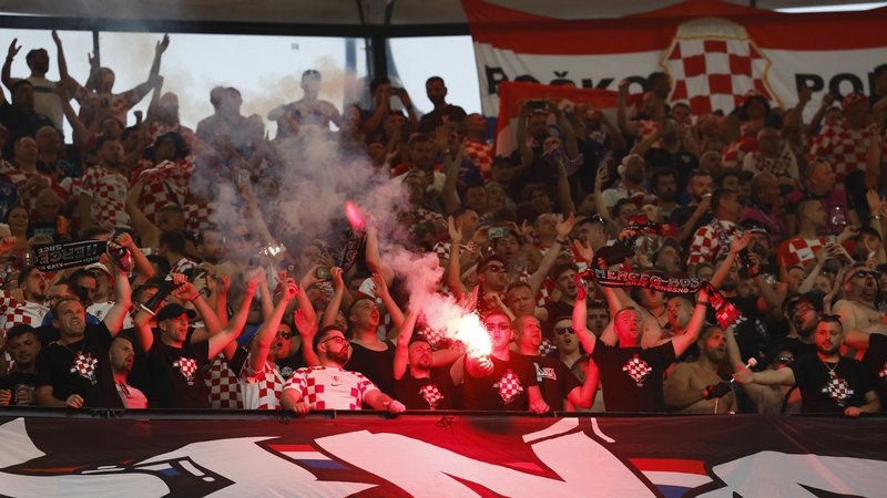 Fotografija: Hrvaška zveza bo morala zaradi neprimernega vedenja navijačev plačati visoko kazen. FOTO: Piroschka Van De Wouw/Reuters