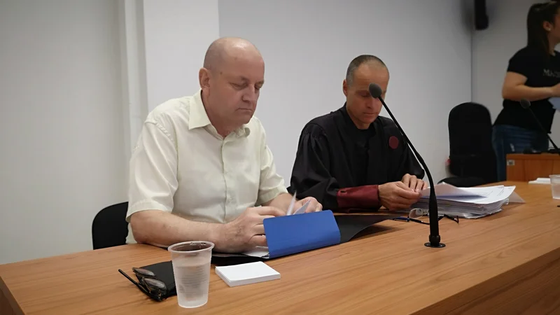 Vladko Korže s svojim zagovornikom Edvardom Ermencem. FOTO: Mojca Marot