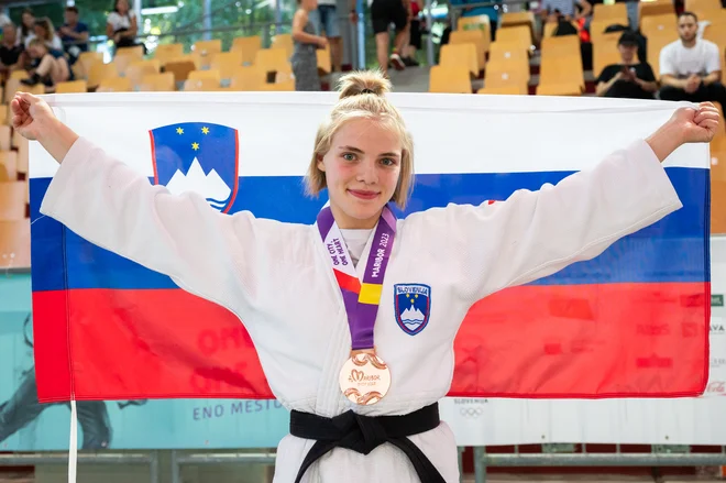 Leila Mazouzi se je veselila bronaste kolajne v kategoriji do 63 kilogramov. FOTO: Rok Rakun/JZS