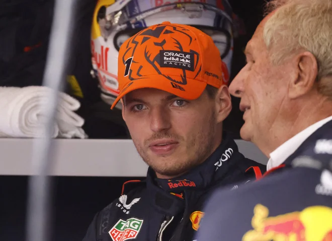 Za dr. Helmuta Marka (desno), vodjo za motošport pri Red Bullu, je Max Verstappen zunajserijski dirkač. FOTO: Johanna Geron/Reuters