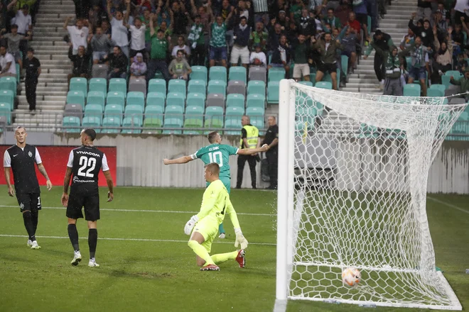 Timi Max Elšnik je dvakrat zatresel mrežo Ludogorca. FOTO: Leon Vidic/Delo