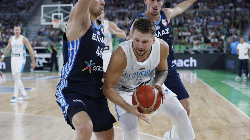 Luka Dončić in soigralci bodo dobili priložnost za revanšo že v petek. FOTO: Leon Vidic