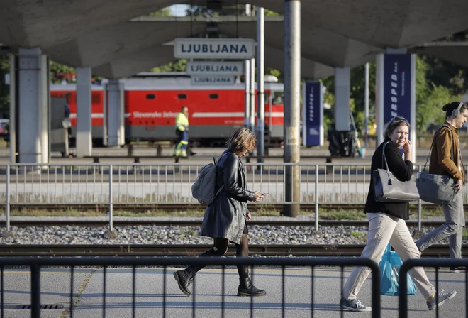 V ljubljanskih Mostah se je zgodila huda nesreča. FOTO: Jože Suhadolnik/Delo