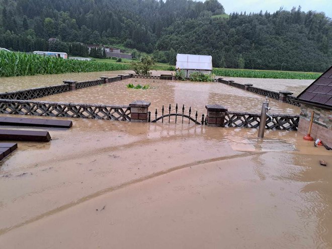 Prizor iz Šoštanja, kjer je poplavilo hišo: pod vodo je vse pritličje. FOTO: G. A. 