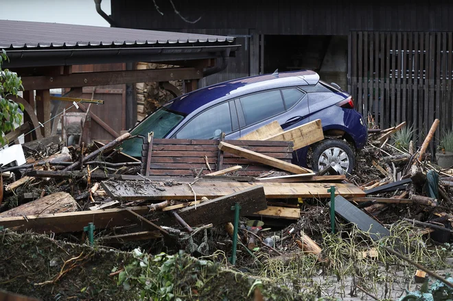 Materialna škoda je ogromna.
Foto Leon Vidic/delo Delo