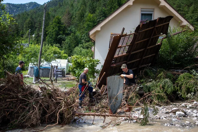 Škoda v Žerjavu pri Črni na Koroškem. FOTO: Voranc Vogel/Delo