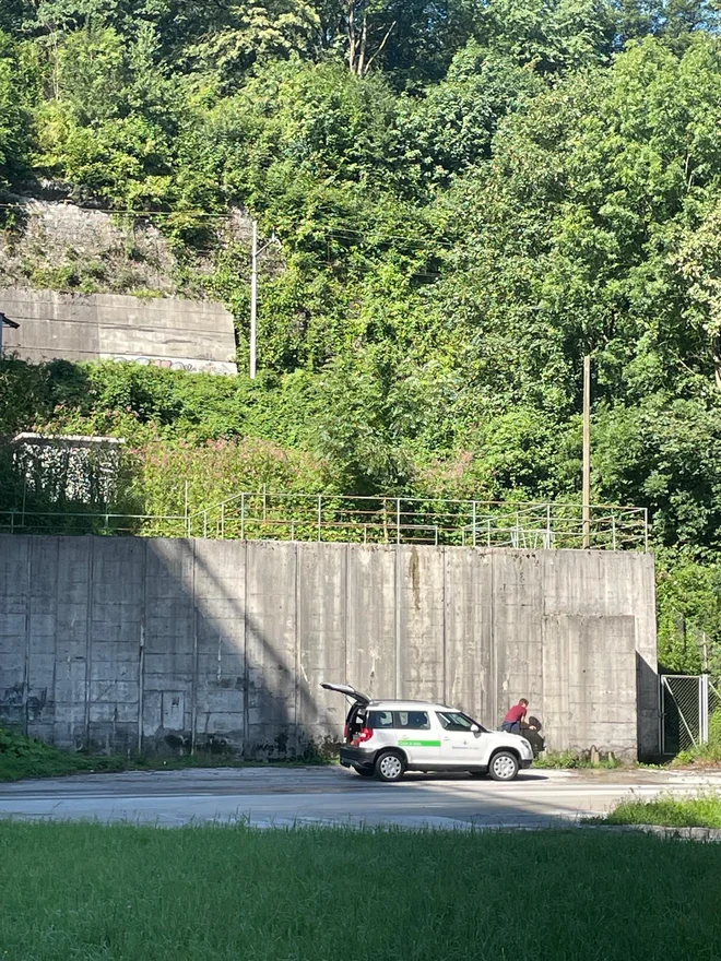 Delavci Komunale Kranj zaskrbljeno spremljajo dogajanje. FOTO: Pija Kapitanovič