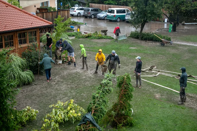 Razdejanje v Puštalu FOTO: Voranc Vogel/Delo
