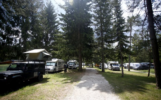 Kamp Šobec bo imel avgusta 25-odstotni izpad, drugi delujoči kampi pa bodo imeli ta mesec v povprečju za petino odpovedi. FOTO: Roman Šipić/Delo