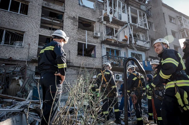 Poškodovana stavba po napadu na Petrovsk FOTO: Handout/AFP