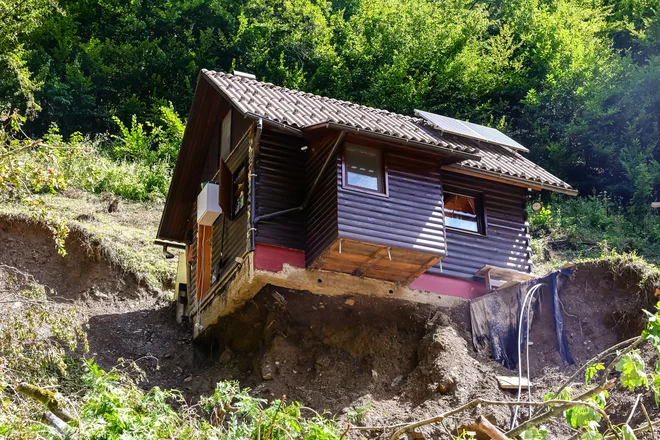 Ponekod je obseg plazu prevelik ali je preglobok, da bi se ga ekonomsko izplačalo sanirati. FOTO: Črt Piksi

 