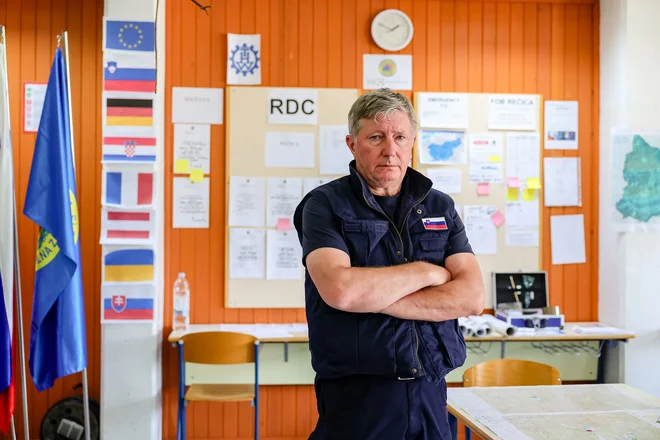 Milan Dubravac, koordinator mednarodnih sil, nam je povedal, da v Zgornji Savinjski dolini potrebujejo težko mehanizacijo, zato jim bo ukrajinska pomoč prišla zelo prav. FOTO: Črt PIksi