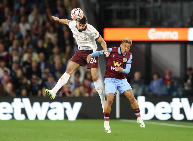 Joško Gvardiol je na Turf Mooru v Burnleyju dočakal debi za Manchester City. Foto Reuters