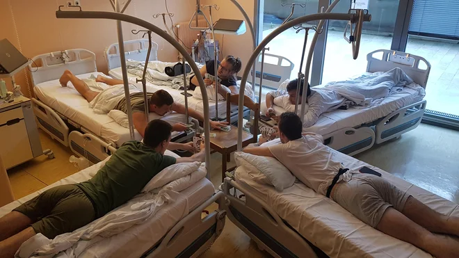Preiskovanci bodo ves čas med ležanjem pod zdravstvenim nadzorom, v sproščenem okolju, z dostopom do interneta in možnostjo obiskov. FOTO: ZRS Koper