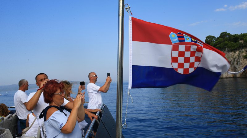 Fotografija: Statistika ne potrjuje očitkov, da je na Hrvaškem letos manj turistov. FOTO: Tomi Lombar