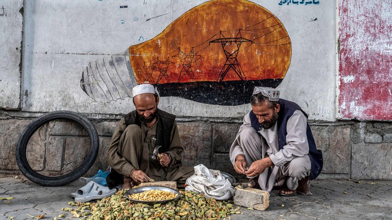 Fotografija: V Afganistanu vladata huda humanitarna katastrofa in lakota. FOTO: Wakil Kohsar/AFP